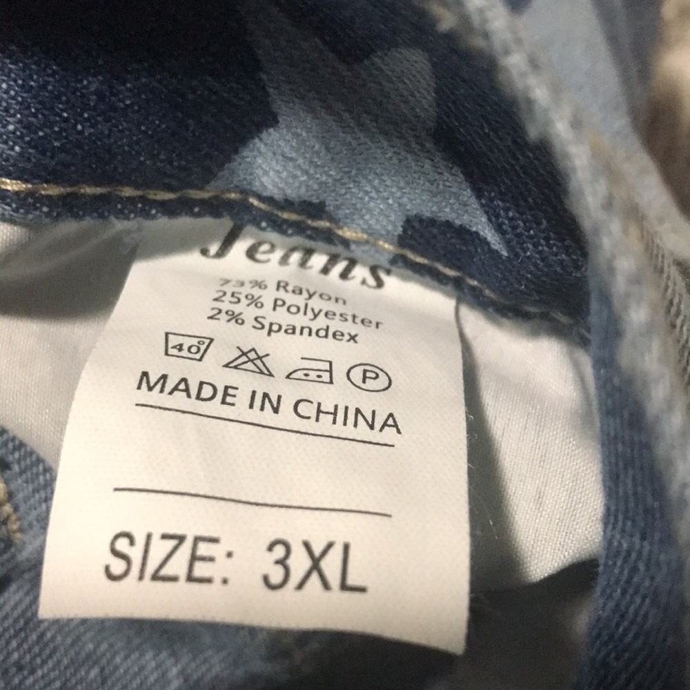 Fashion Plus Distressed Jeans - Picture 11 of 11
